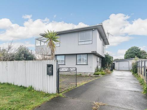 15 Mazengarb Road, Paraparaumu Beach