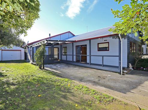 15 Cedar Road, Te Awanga