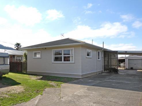 4 Martin Avenue, Wakefield