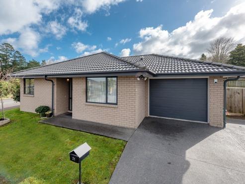 21 Sexton Road, Huntington