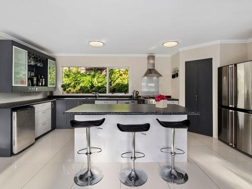 77 Alexander Avenue, Torbay