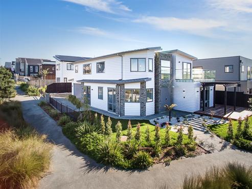 10 Makura Road, Long Bay