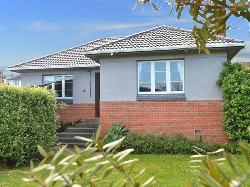 16 Puriri Street, Kamo