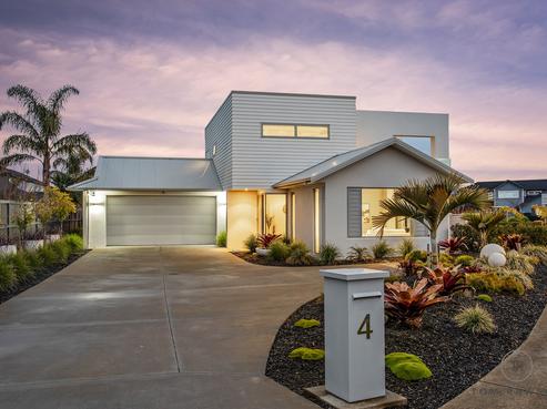 4 Turua Rise, Karaka