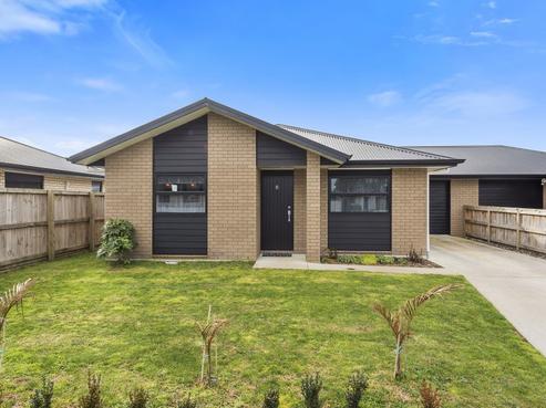 6/11 Errol Close, Burbush