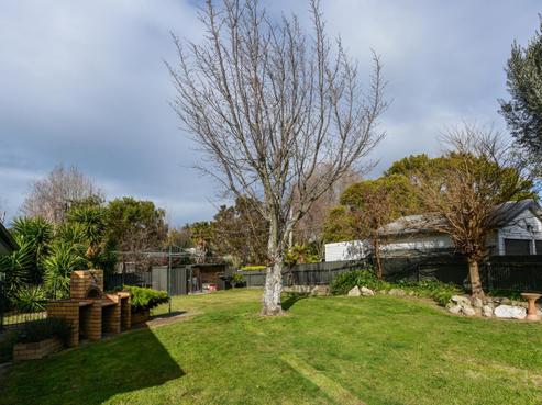 32 Warwick Crescent, Taradale