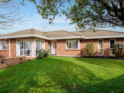 1/21 Bernie Edwards Place, Botany Downs