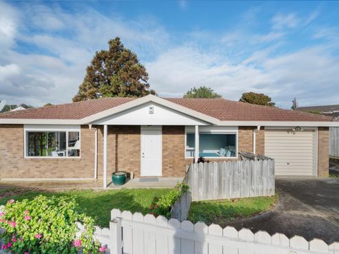 2/11 Kopara Place, Clendon Park