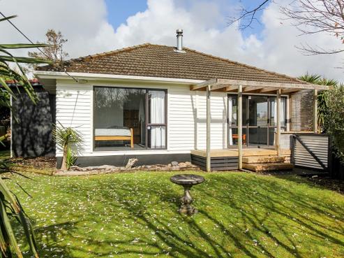 6 Cowling Road, Hurdon