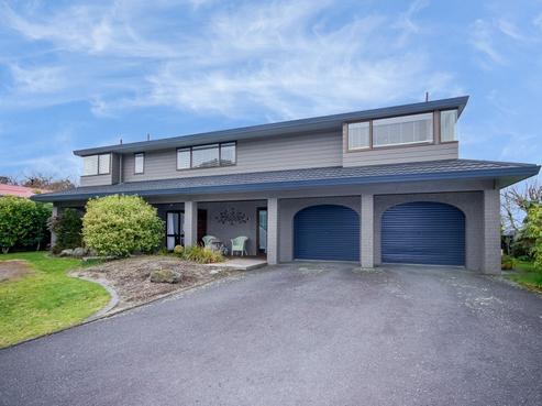 18 Reeves Road, Acacia Bay