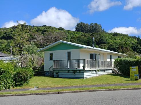 37 Churchill Crescent, Featherston