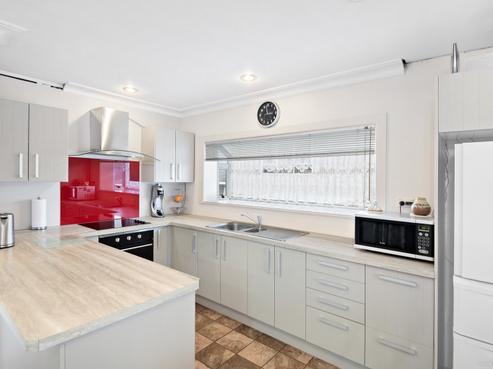 4 Crisp Avenue, Pukekohe