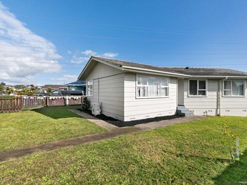 35 Zelda Avenue, Clover Park