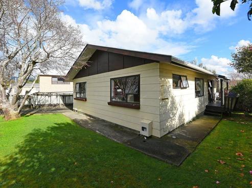 27A Roband Crescent, Brown Owl