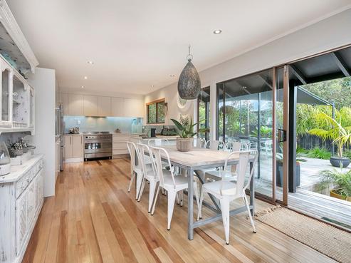106 Aeroview Drive, Beach Haven