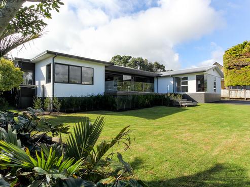 17A Dixon Street, Oakura