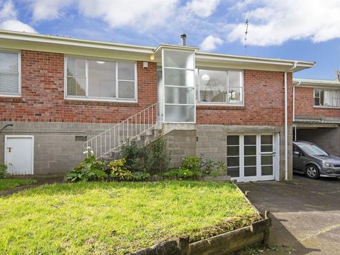 2/44 Moore Street, Howick