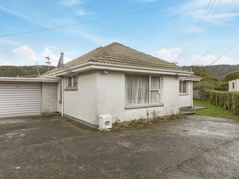 12A Sladden Street, Naenae