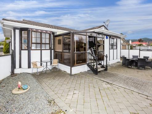 13A Islington Street, Trentham
