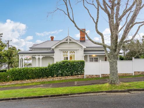 24 Ewen Alison Avenue, Devonport