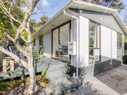 2/77 Woodfern Crescent, Titirangi