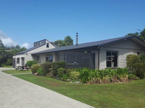 32 Keith Road, Paroa