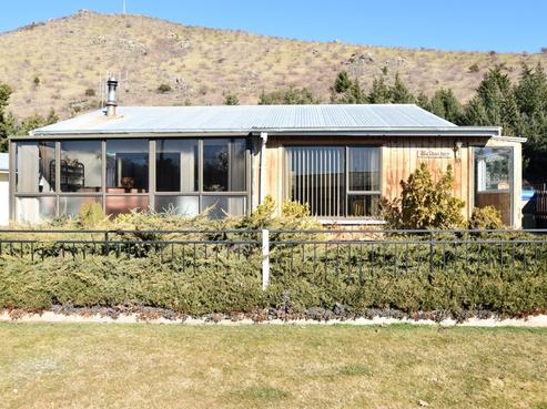 10 Black Peak Road, Omarama