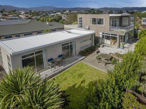 10 Te Ropata Place, Waikanae Beach