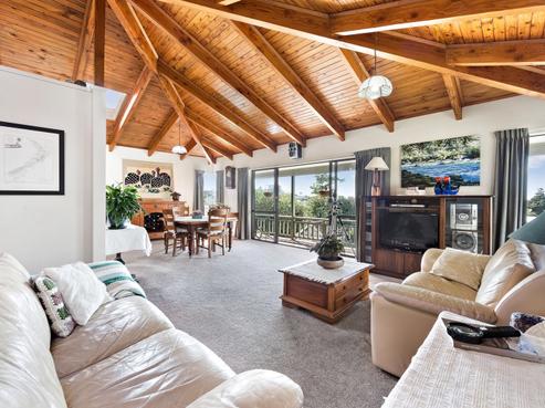 438 Whangaparaoa Road, Stanmore Bay