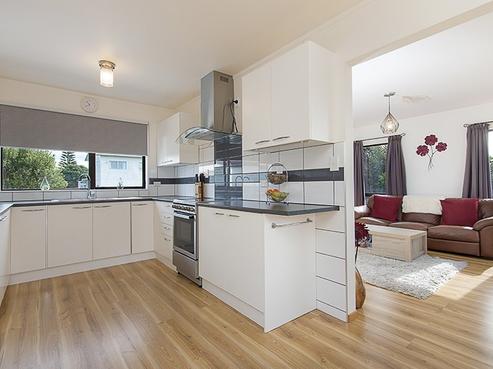 16 Seaview Rise, Waiuku
