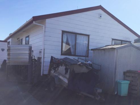 22B Pine Avenue, Bader