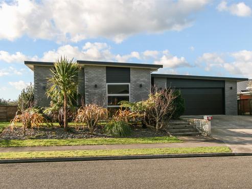 8 Estate Grove, Inglewood