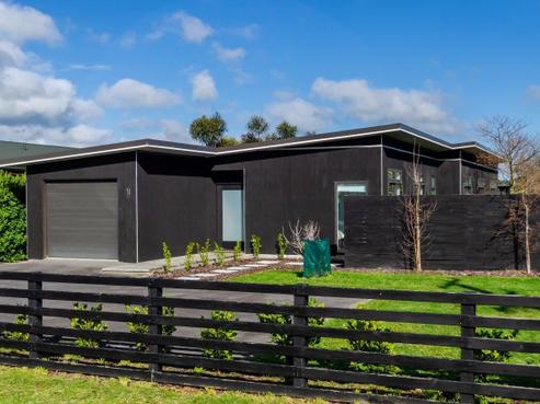 14 Esther Street, Martinborough