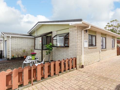 21A Karamu Street, Strandon