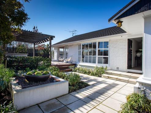 15A Roa Road, Fendalton