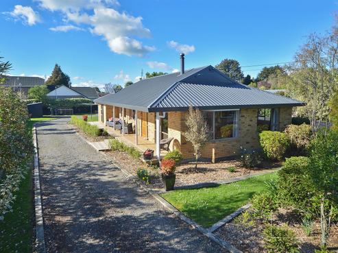 11 Mahupuku Street, Greytown