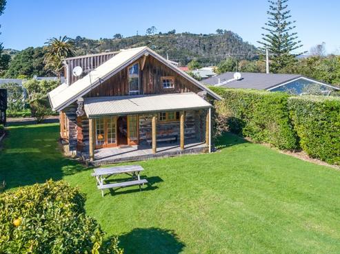 21 Hahei Beach Road, Hahei
