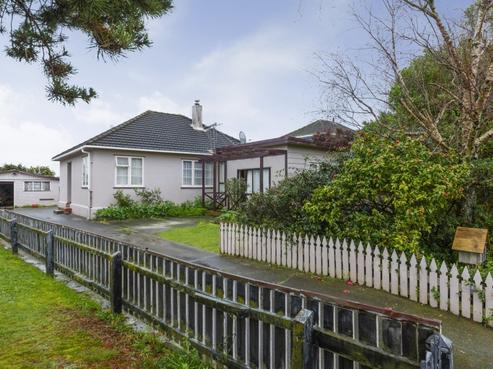 12 Upham Terrace, Roslyn