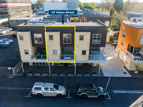 3/7 Vialou Street, Hamilton Central