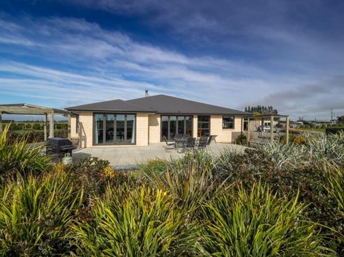 21 Winslow Willowby Road, Winslow