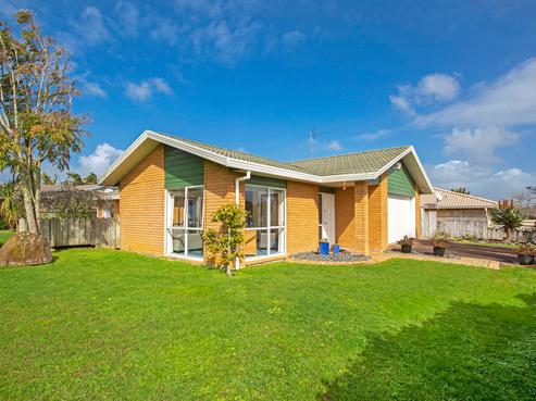 2 John Lister Close, Golflands