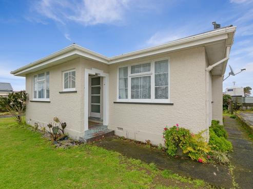9 Warre Street, Waitara
