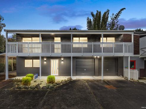 1/687 East Coast Road, Browns Bay