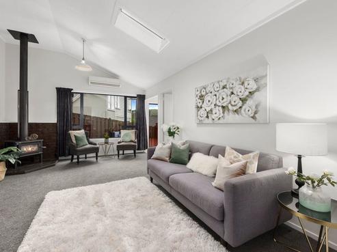 6 Otira Grove, Kelson
