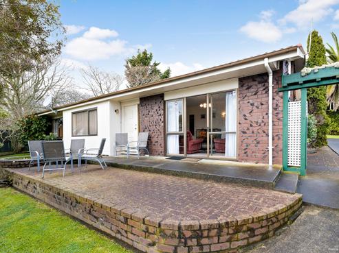 4 Challen Close, Conifer Grove
