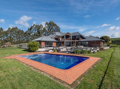 256 Malling Road, Redwood Valley