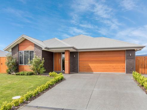 8 Eastfield Drive, Lincoln