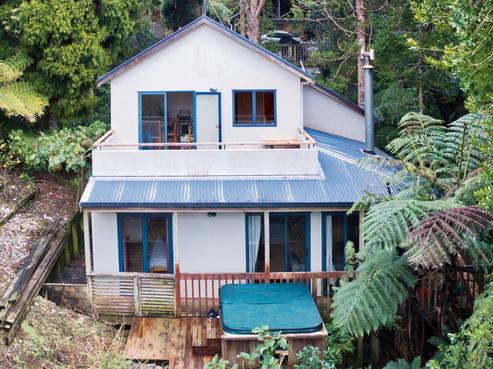 146 Piha Road, Piha