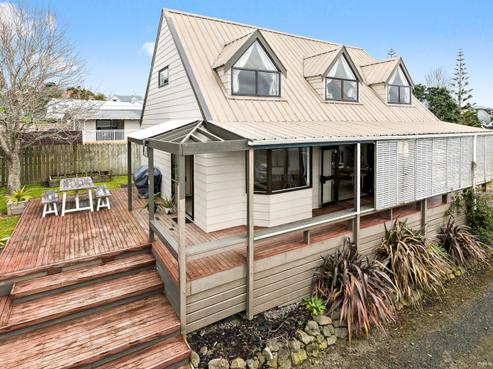 12 Dobell Road, Stanmore Bay