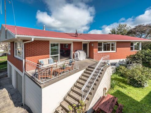 19 Garden Heights Avenue, Glenview
